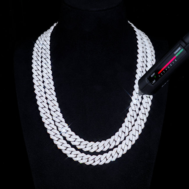 925S & VVS Moissanite 10MM Cuban Link Chain Hover Image