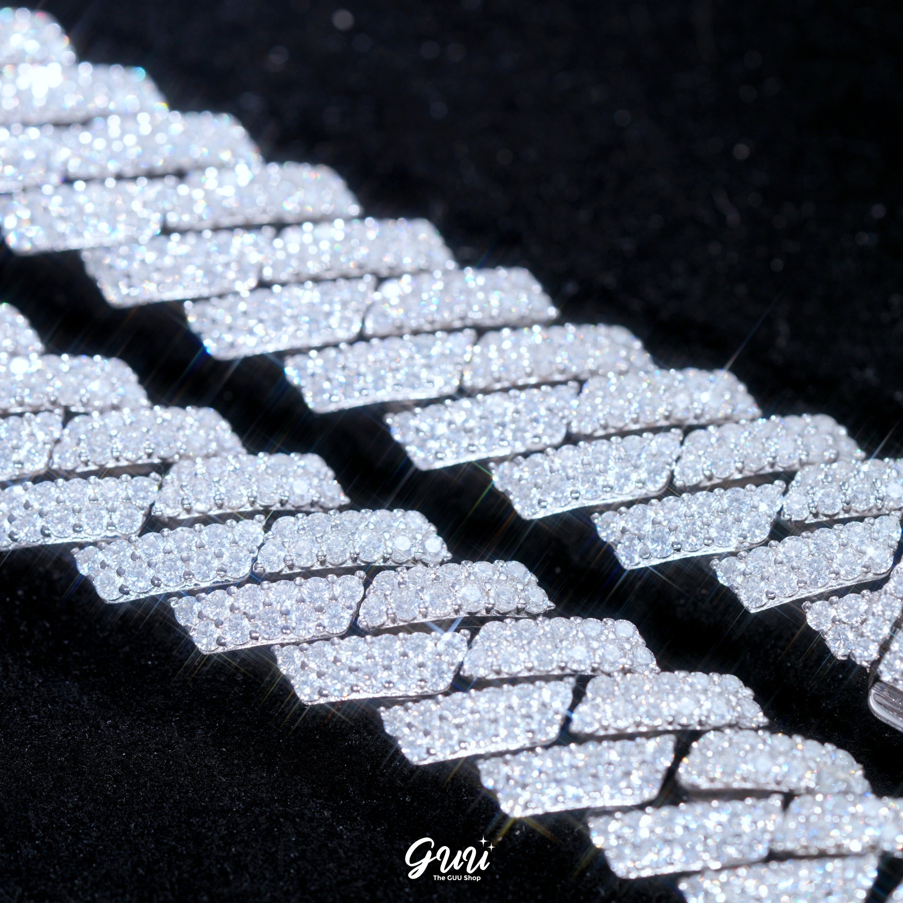 VVS Moissanite 12MM Prong Cuban Link Chain