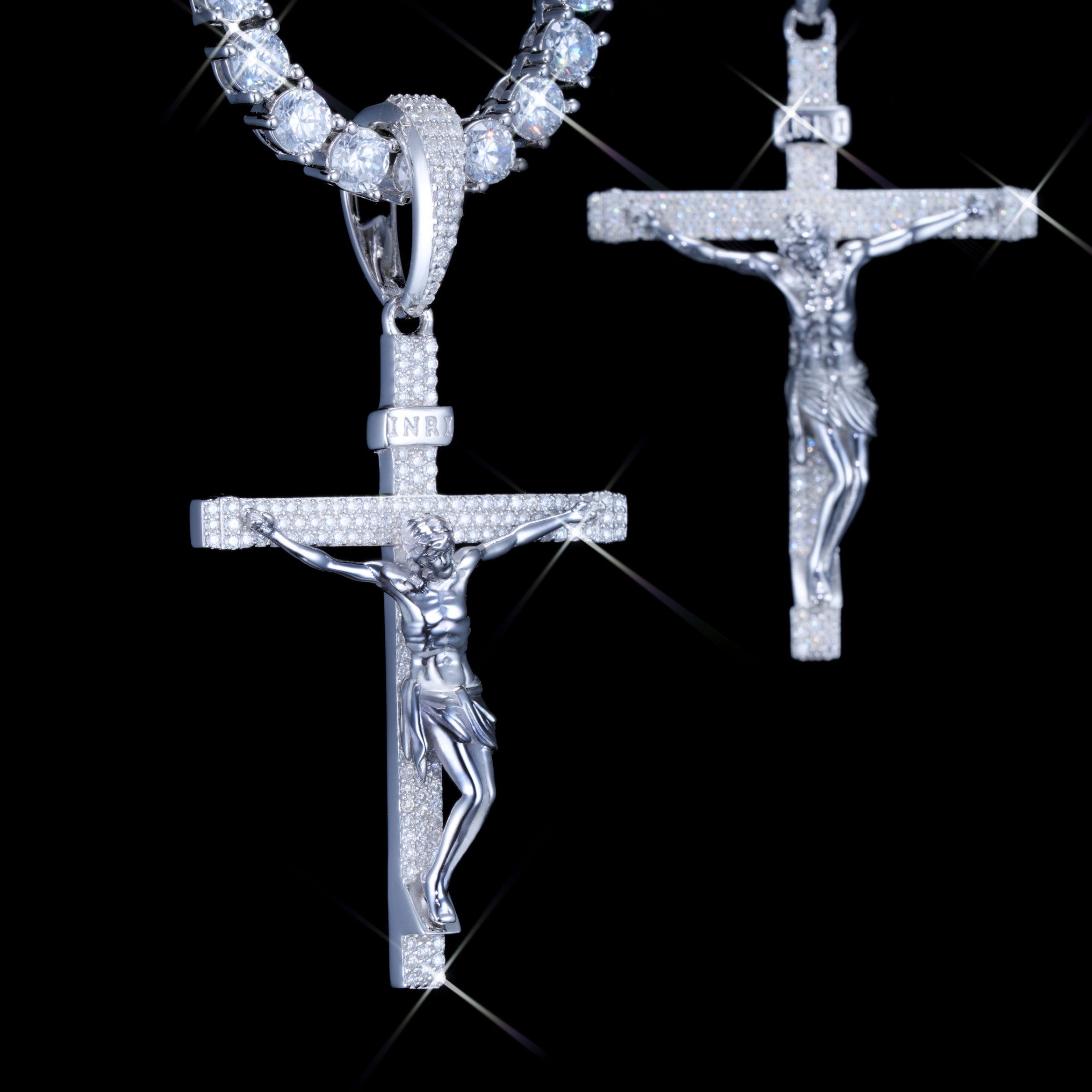 925S & VVS Moissanite Crucifix Necklace