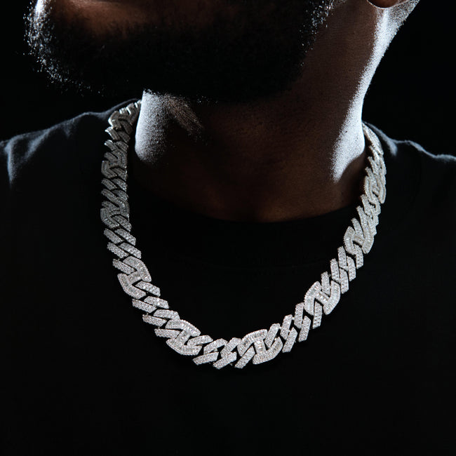 15mm Prong Baguette Curb Chain White Gold Hover Image