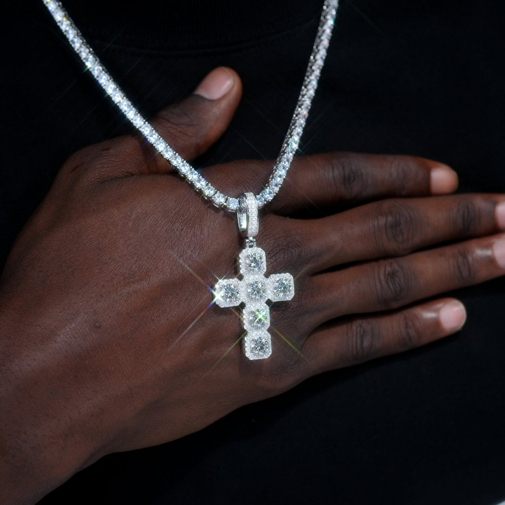 8.0 Carat VVS Moissanite Gemstone Cross Necklace In White Gold