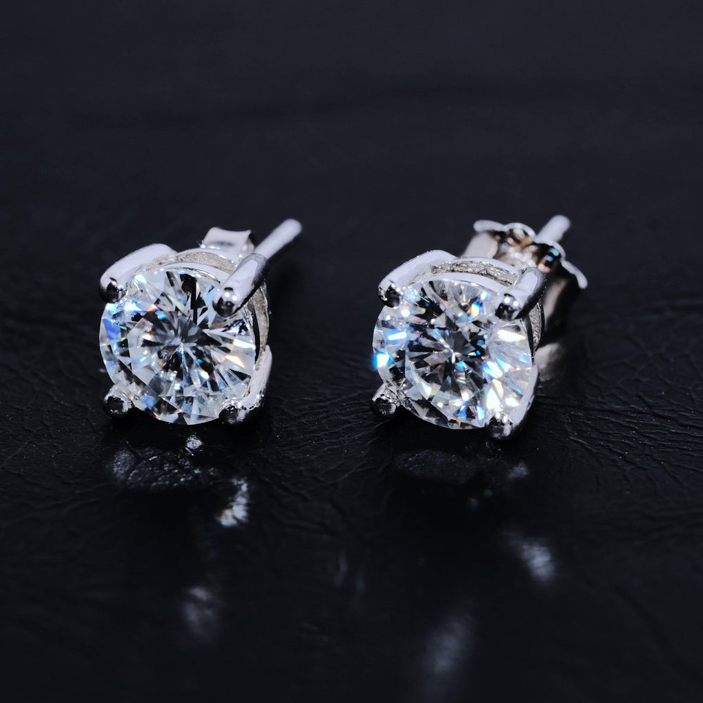 925S & VVS Moissanite Solitaire Stud Earrings