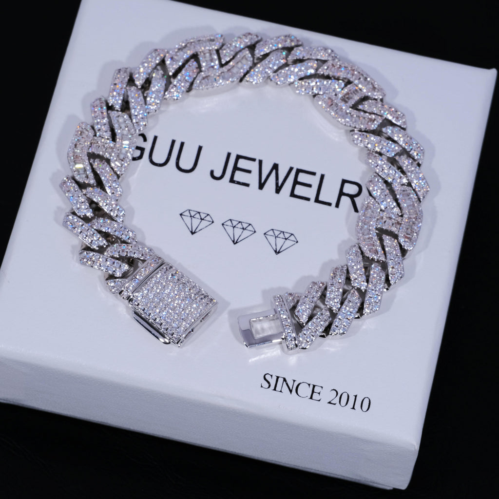 12mm Prong Baguette Curb Bracelet White Gold