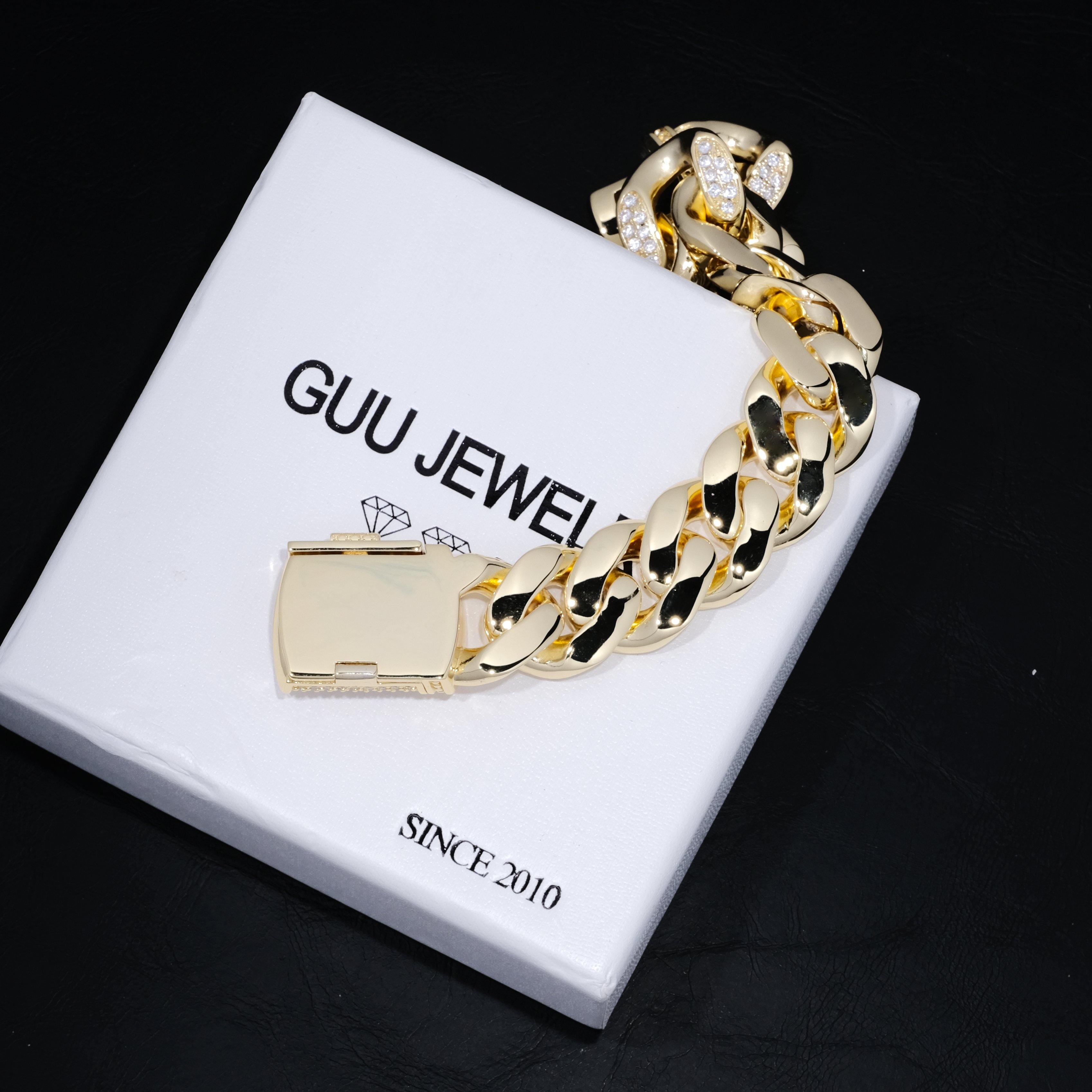 Iced Cuban Link Bracelet (19mm) in Yellow Gold