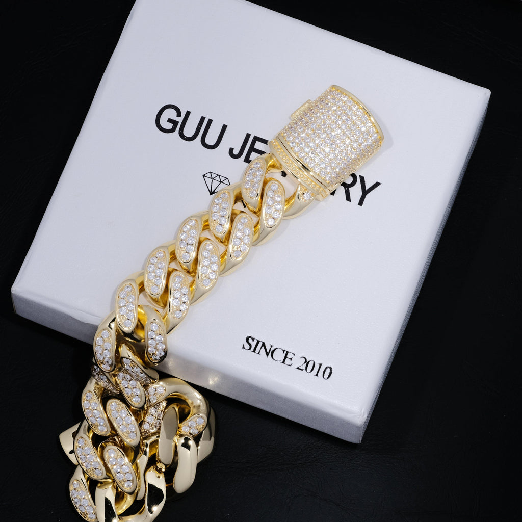 Iced Cuban Link Bracelet (19mm) in Yellow Gold