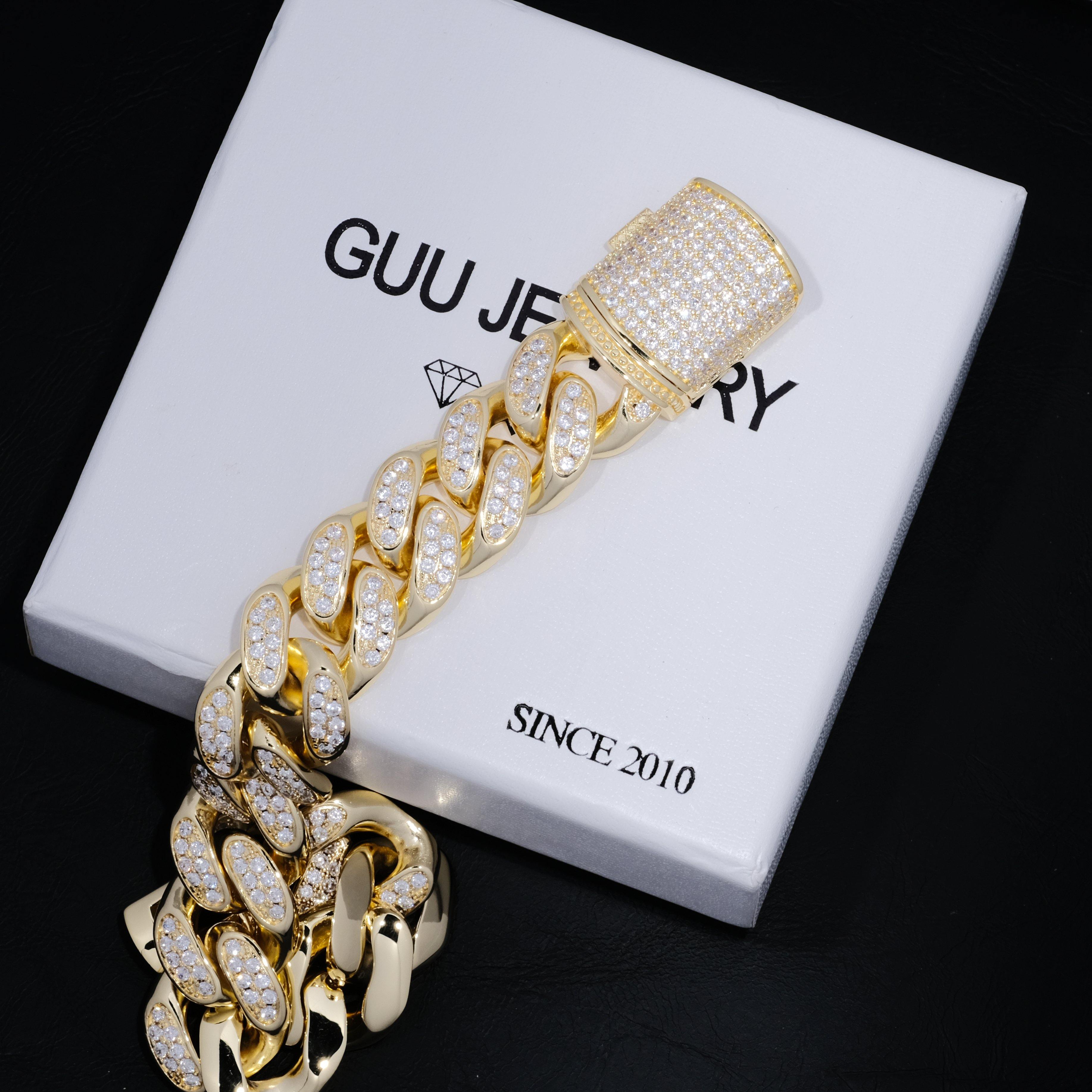 Iced Cuban Link Bracelet (19mm) in Yellow Gold
