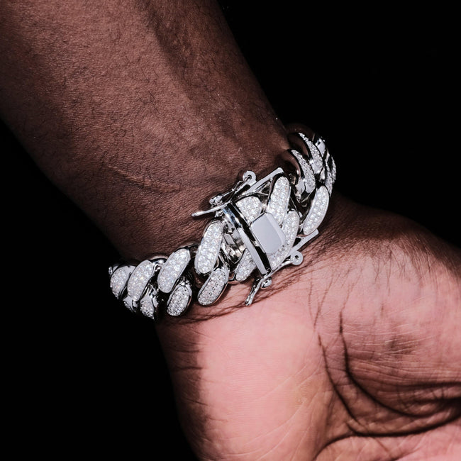 Iced Cuban Link Bracelet (19mm) in White Gold Main Image
