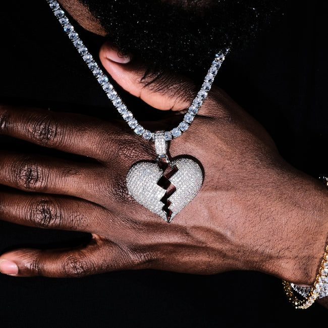 18K Gold-Plated Solid Micro-inlay AAA CZ Heartbreak Necklace Hover Image