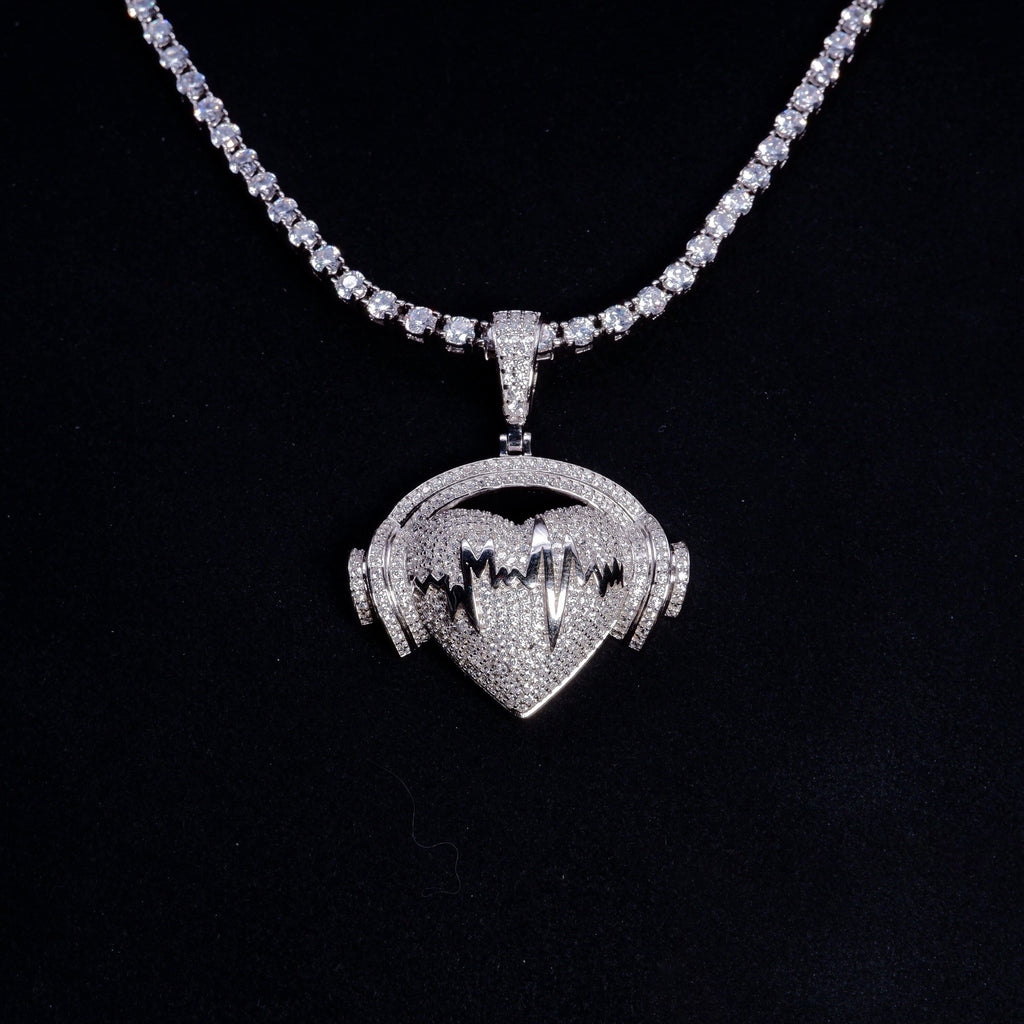 S925 Silver Diamond Heartbeat Music BlingBling Diamond Pendant In Silver